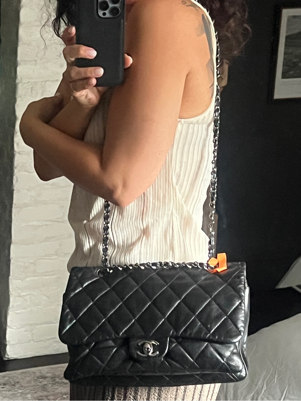 Authentic CHANEL Leather Shoulder Bags Classic Flap Quilted Shoulder Bag - Picture 2 of 9